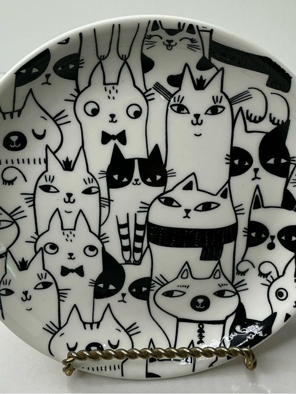 Cat Plate or Cat Dish Dessert Plate Ceramic 5” Kitten Faces White Black NEW